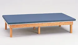 5'x7' Classic Upholstered Mat Table